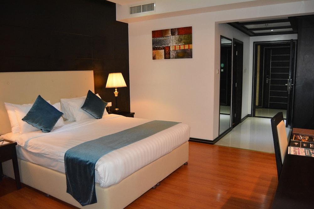 The Olive Hotel, Juffair Manama Exterior photo