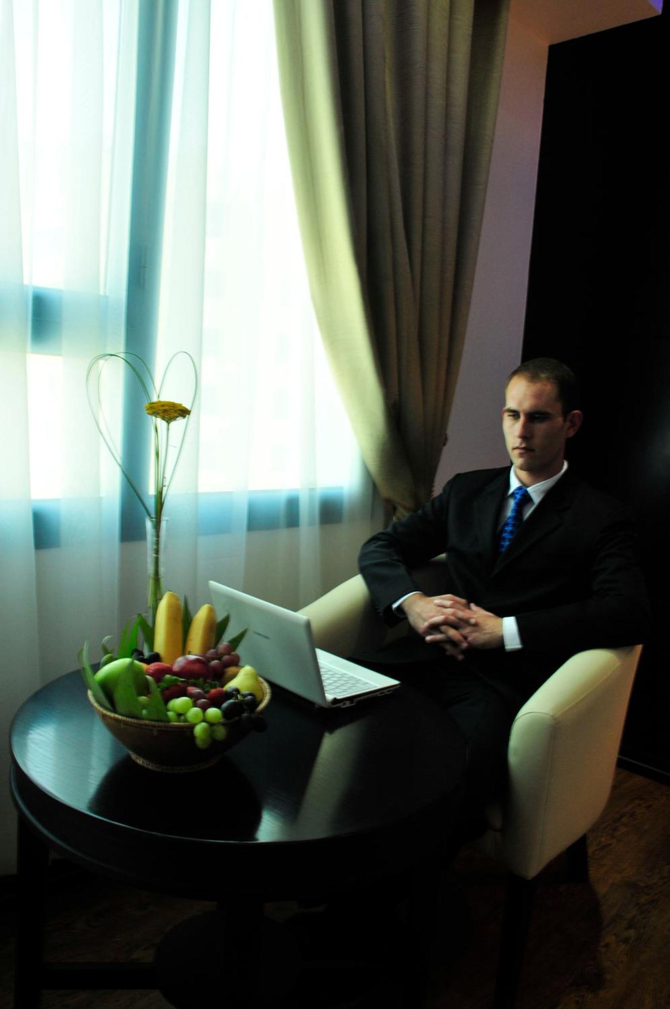 The Olive Hotel, Juffair Manama Exterior photo