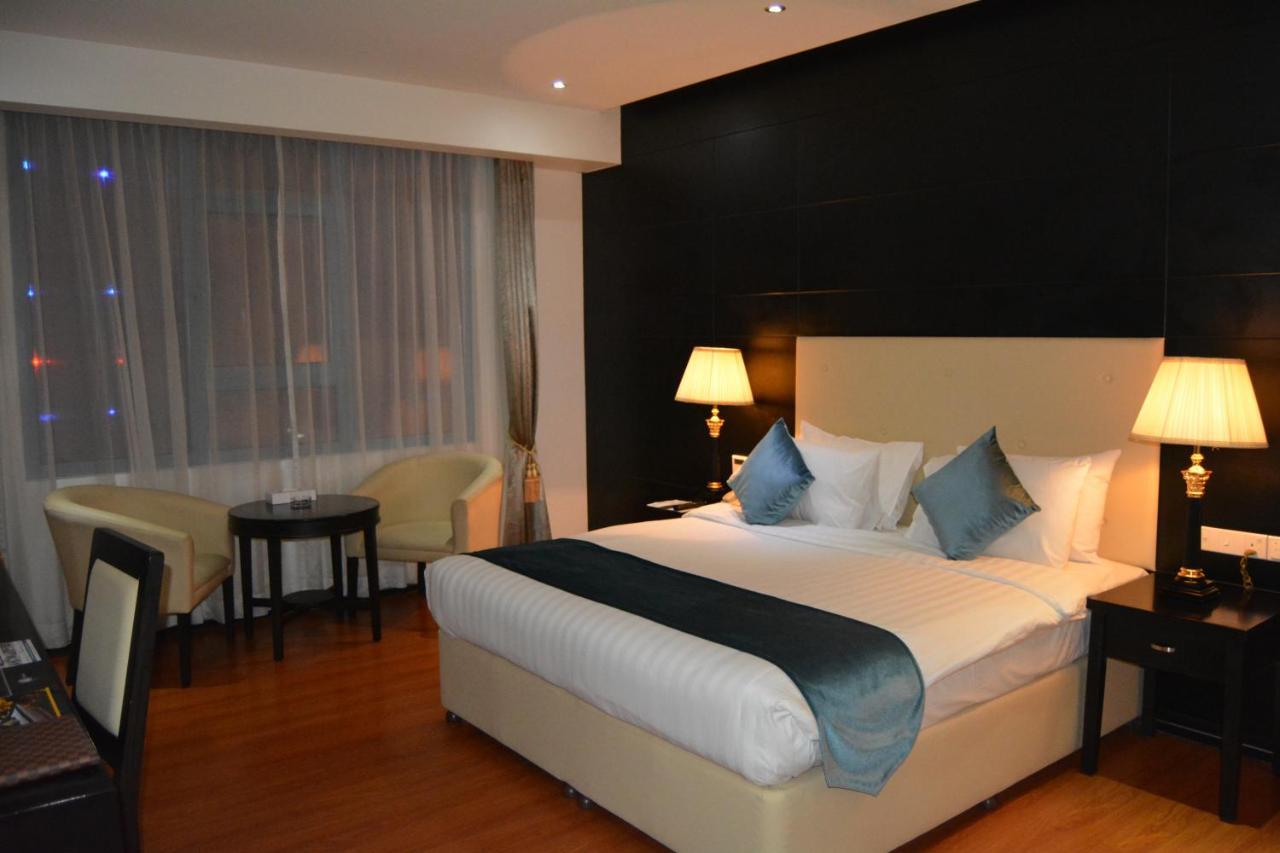 The Olive Hotel, Juffair Manama Exterior photo