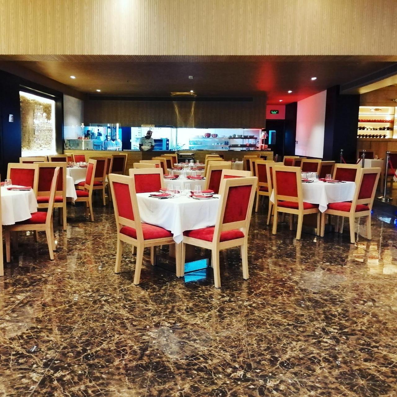 The Olive Hotel, Juffair Manama Exterior photo